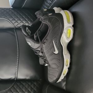 Nike TN Air black and lime green